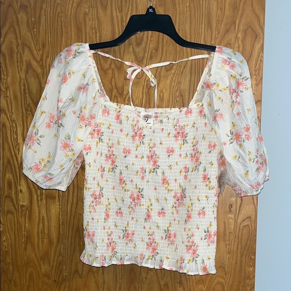 Self Esteem NWT SIZE XL Floral Puff Sleeve Top - Picture 1 of 8